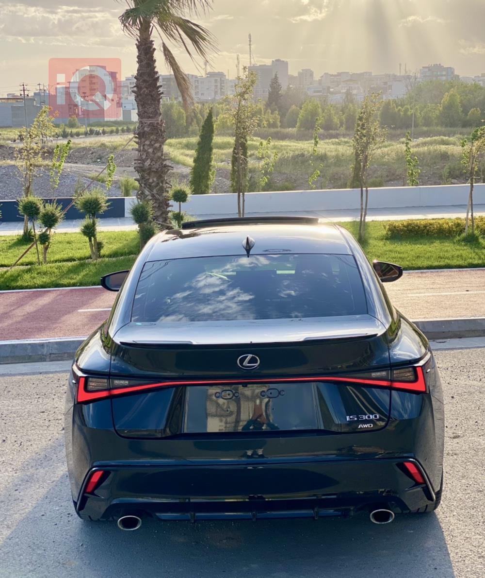 Lexus IS